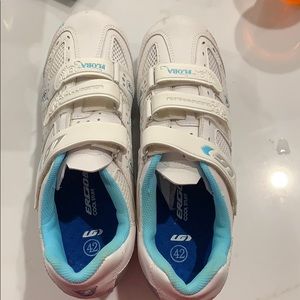 Cycling shoes